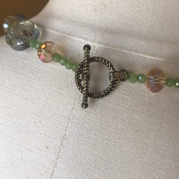 Stunning crystal and jade statement necklace - Picture 7 of 8